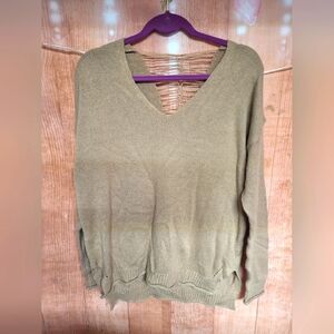 L.A. Gold size 1X v-neck sweater